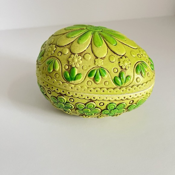 Vintage Other - MCM 1960s/1970s Green Yellow Easter Egg flowers groovy storage trinket box